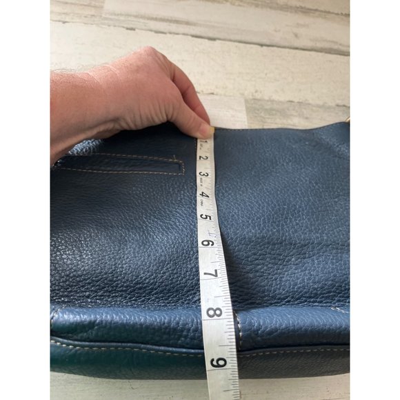 Jones New York woman’s blue genuine leather shoulder bag - Picture 8 of 9